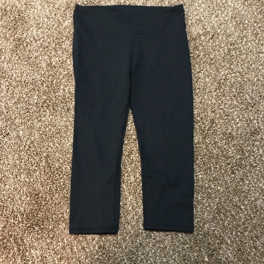 Fabletics cropped leggings
